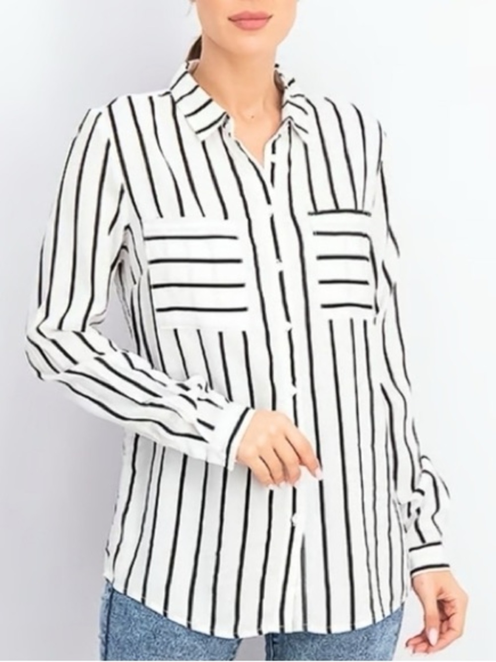 Forever 21 Contemporary Black and White Striped Button-Up Shirt Medium - Picture 1 of 4